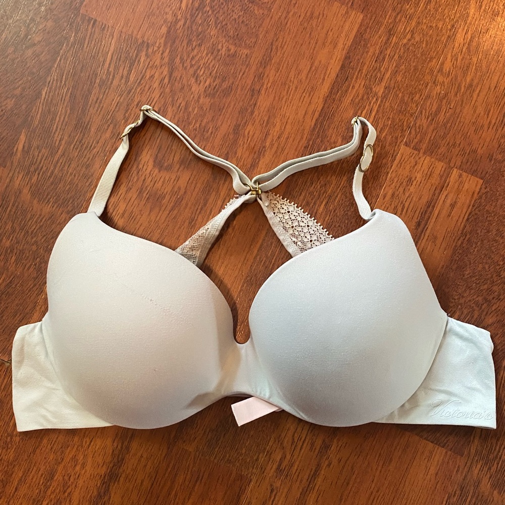 34B “Incredible” by Victoria’s Secret adjustable straps bra